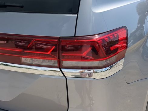 Certified 2024 Volkswagen Atlas SE FWD image 8
