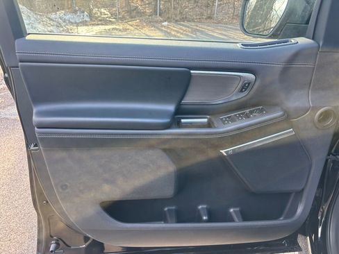 Used 2025 Ford Expedition Max Platinum image 5