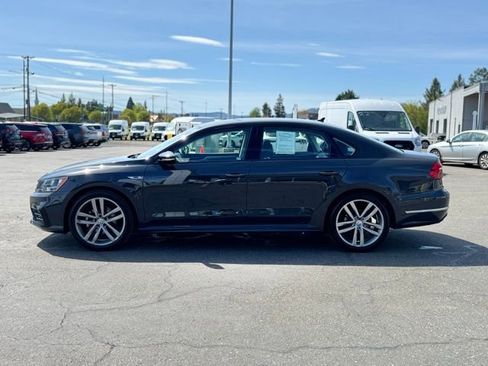 Used 2018 Volkswagen Passat 2.0T R-Line FWD image 3
