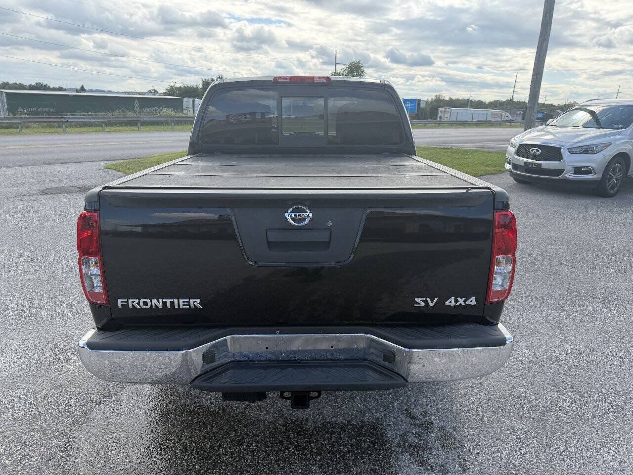 Used 2018 Nissan Frontier SV AWD/4WD image 6