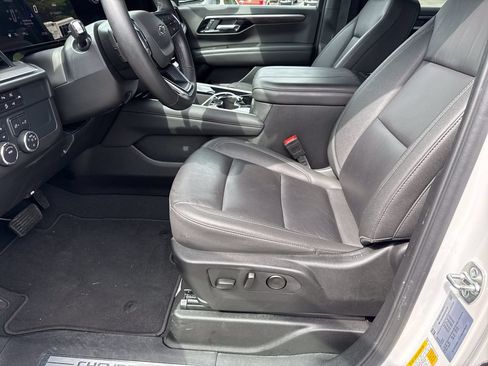 Used 2025 Chevrolet Tahoe Z71 AWD/4WD image 9