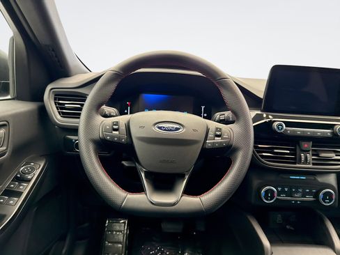 Used 2025 Ford Escape ST-Line image 12