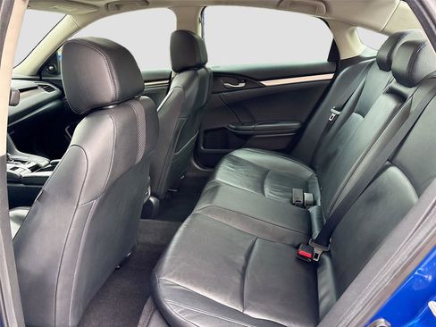 Used 2019 Honda Civic Touring image 28