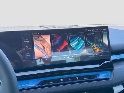 New 2026 BMW 550e xDrive w/ Executive Package image 32