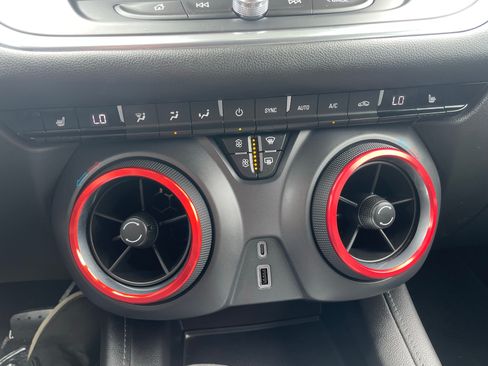 Used 2019 Chevrolet Blazer LT w/ Sun and Wheels Package AWD/4WD image 24