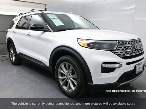 Used 2022 Ford Explorer Limited image 3