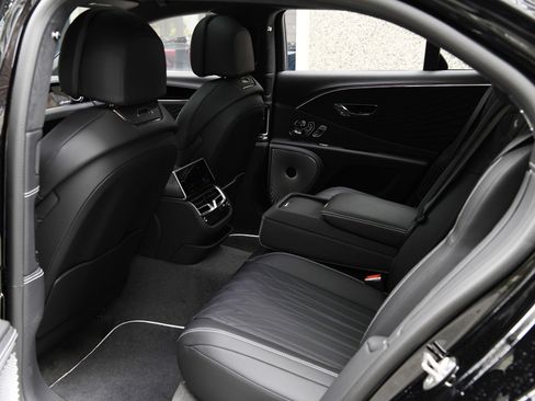 New 2026 Bentley Flying Spur Plug-In Hybrid image 10