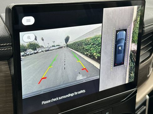 Used 2023 Ford Expedition Limited image 21