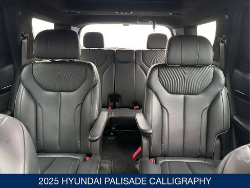 Certified 2025 Hyundai Palisade Calligraphy AWD/4WD image 17