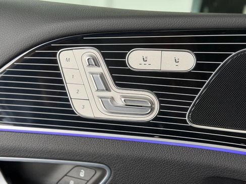 Used 2025 Mercedes-Benz GLE 450e 4MATIC image 12