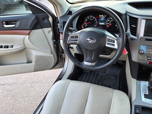 Used 2014 Subaru Outback 2.5i Limited image 37