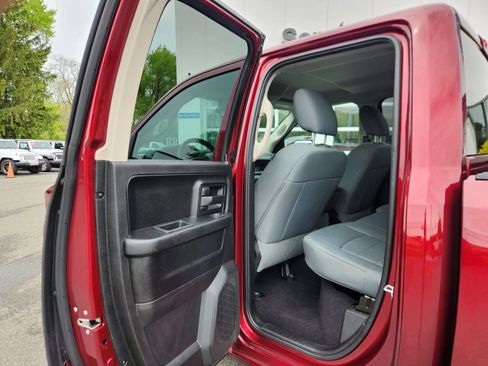 Used 2019 RAM 1500 Express w/ Express Value Package AWD/4WD image 35