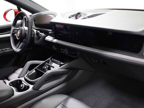 New 2025 Porsche Cayenne Coupe image 6