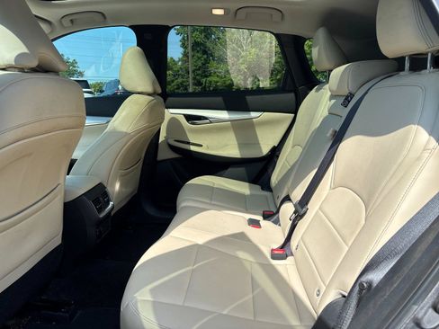 Used 2019 INFINITI QX50 Luxe w/ Navigation Package FWD image 32