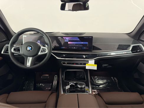 New 2026 BMW X5 xDrive40i w/ M Sport Package AWD/4WD image 11