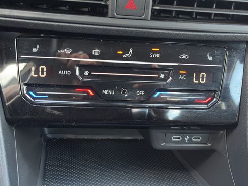 Used 2025 Volkswagen Jetta Sport FWD image 22