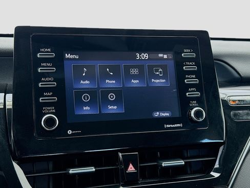 Used 2023 Toyota Camry SE FWD image 9