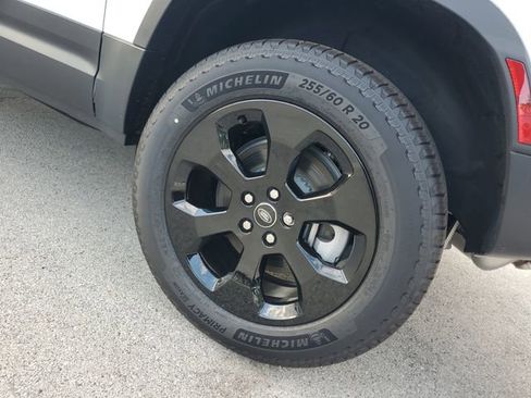 Certified 2025 Land Rover Defender 90 S image 10