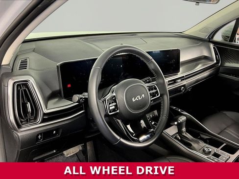 Certified 2025 Kia Sorento S w/ Panoramic Sunroof Package AWD/4WD image 17