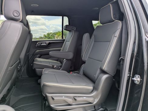 New 2026 Chevrolet Suburban Premier RWD image 15