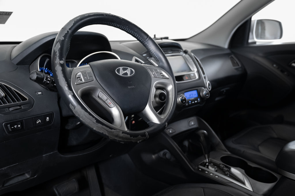 Used 2010 Hyundai Tucson Limited w/ Premium Pkg 4 FWD image 26