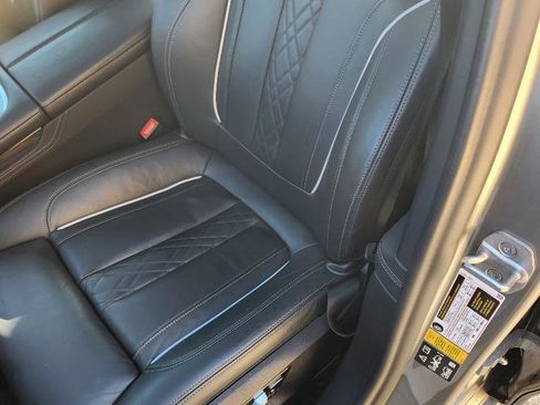 Used 2022 BMW 750i xDrive w/ M Sport Package image 19