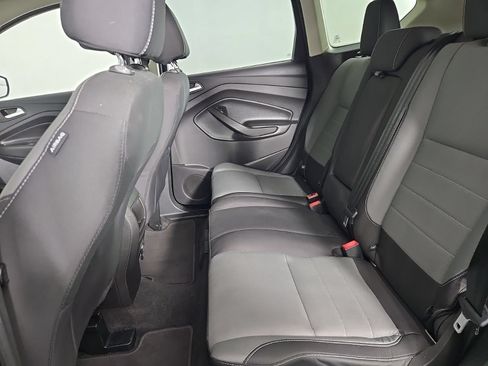 Used 2016 Ford Escape SE FWD image 9