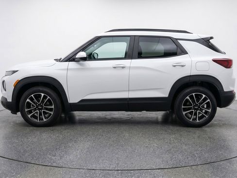 Used 2025 Chevrolet TrailBlazer LT FWD image 5