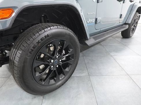 Used 2024 Jeep Wrangler Unlimited Sahara w/ Technology Group image 28