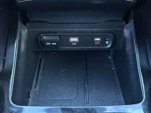 Used 2025 Kia Telluride S FWD image 27