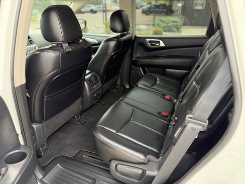 Used 2019 Nissan Pathfinder SL AWD/4WD image 7