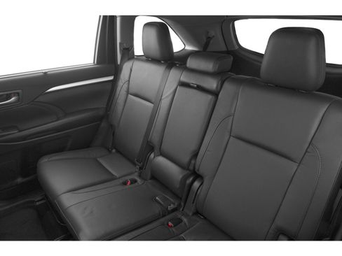 Used 2019 Toyota Highlander XLE FWD image 11