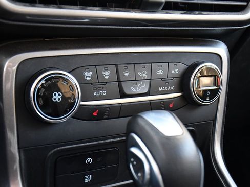 Used 2022 Ford EcoSport SE w/ SE Convenience Package image 28