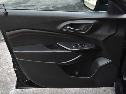 Used 2024 Chevrolet Trax RS w/ Sunroof Package FWD image 26