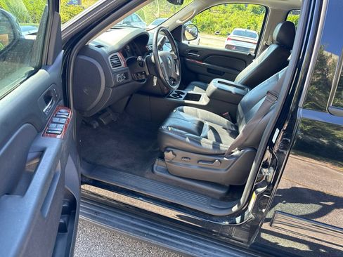 Used 2014 Chevrolet Tahoe LT RWD image 23