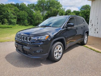 Used 2025 Jeep Compass Latitude w/ Convenience Group