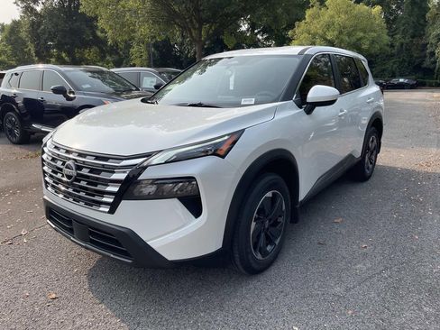 New 2026 Nissan Rogue SV AWD/4WD image 3