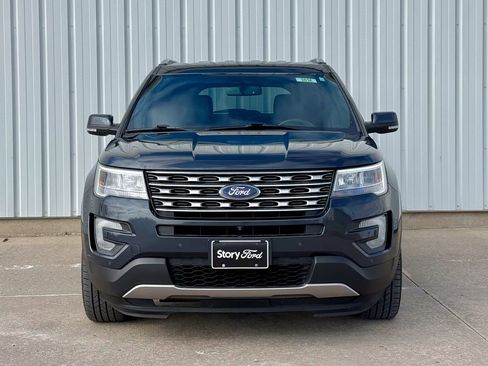 Used 2017 Ford Explorer Limited image 9