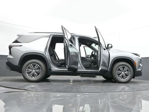 New 2026 Chevrolet Traverse LT w/ LPO, Floor Liner Package image 74