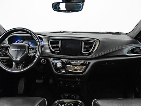 Used 2019 Chrysler Pacifica Limited w/ Advanced Safetytec Group image 12