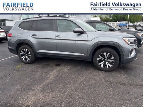Used 2025 Volkswagen Atlas SE AWD/4WD image 1