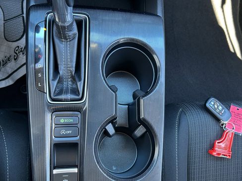 Certified 2022 Honda Civic EX image 29