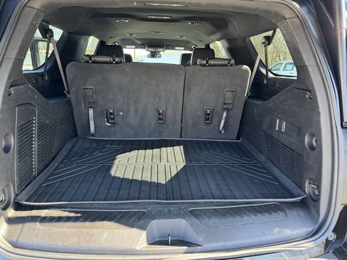 Used 2023 Chevrolet Suburban LT image 6