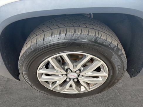 Used 2019 GMC Acadia SLE AWD/4WD image 38