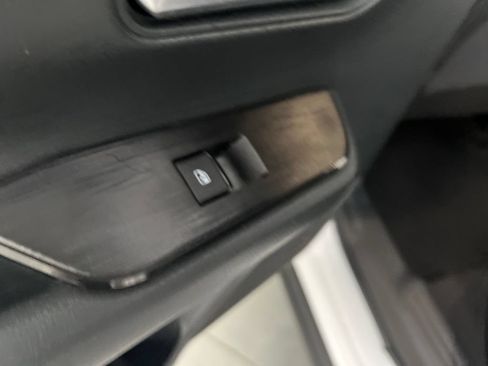 Used 2025 Nissan Kicks SV AWD/4WD image 20