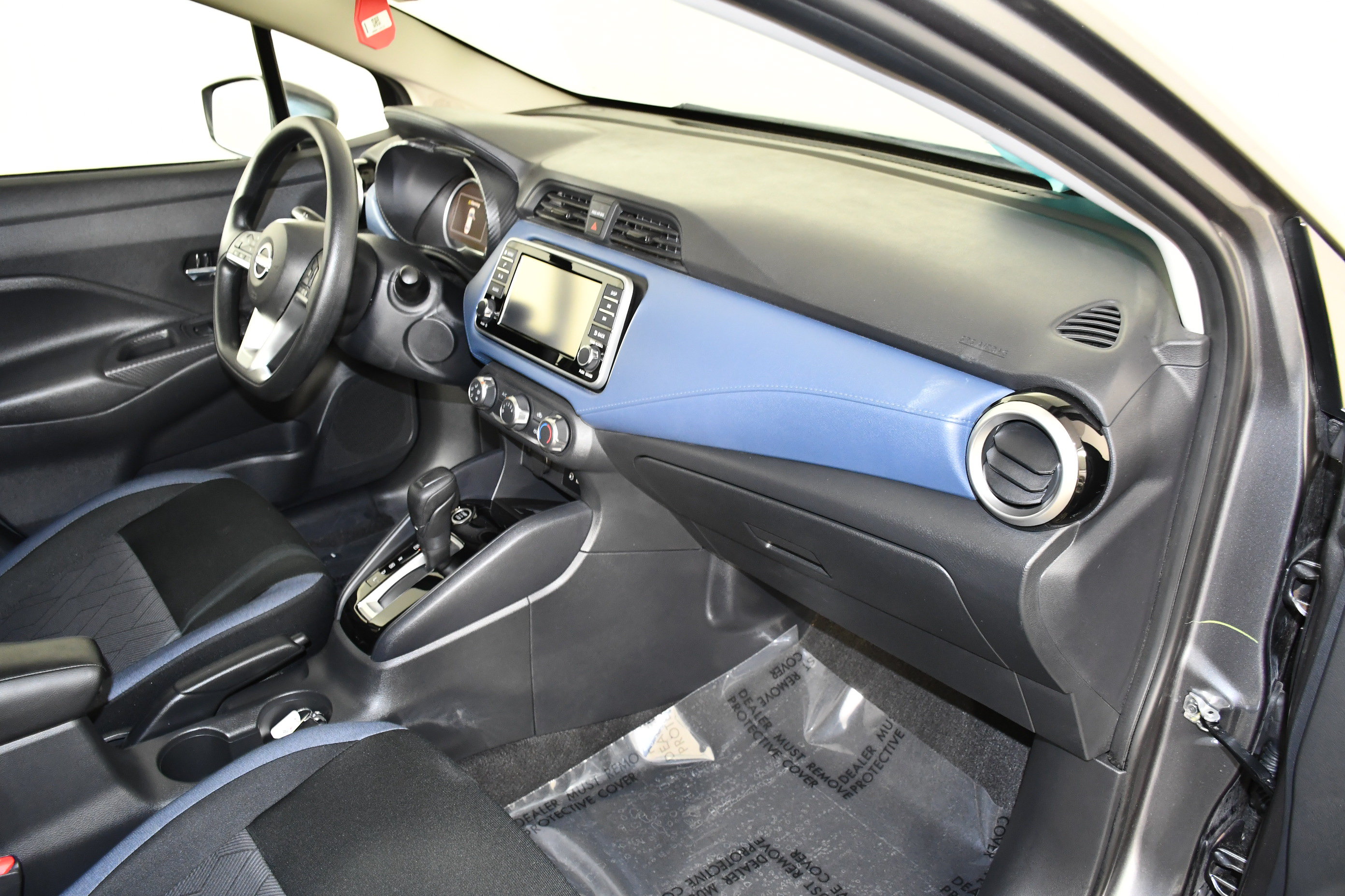 Used 2025 Nissan Versa SV w/ Trunk Package FWD image 38