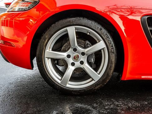 Used 2018 Porsche 718 Cayman Base image 28