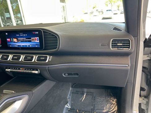 Used 2025 Mercedes-Benz GLS 450 4MATIC w/ AMG Line Exterior image 20