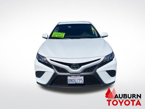 Used 2020 Toyota Camry SE FWD image 2