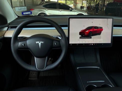 Used 2024 Tesla Model Y Long Range AWD/4WD image 14